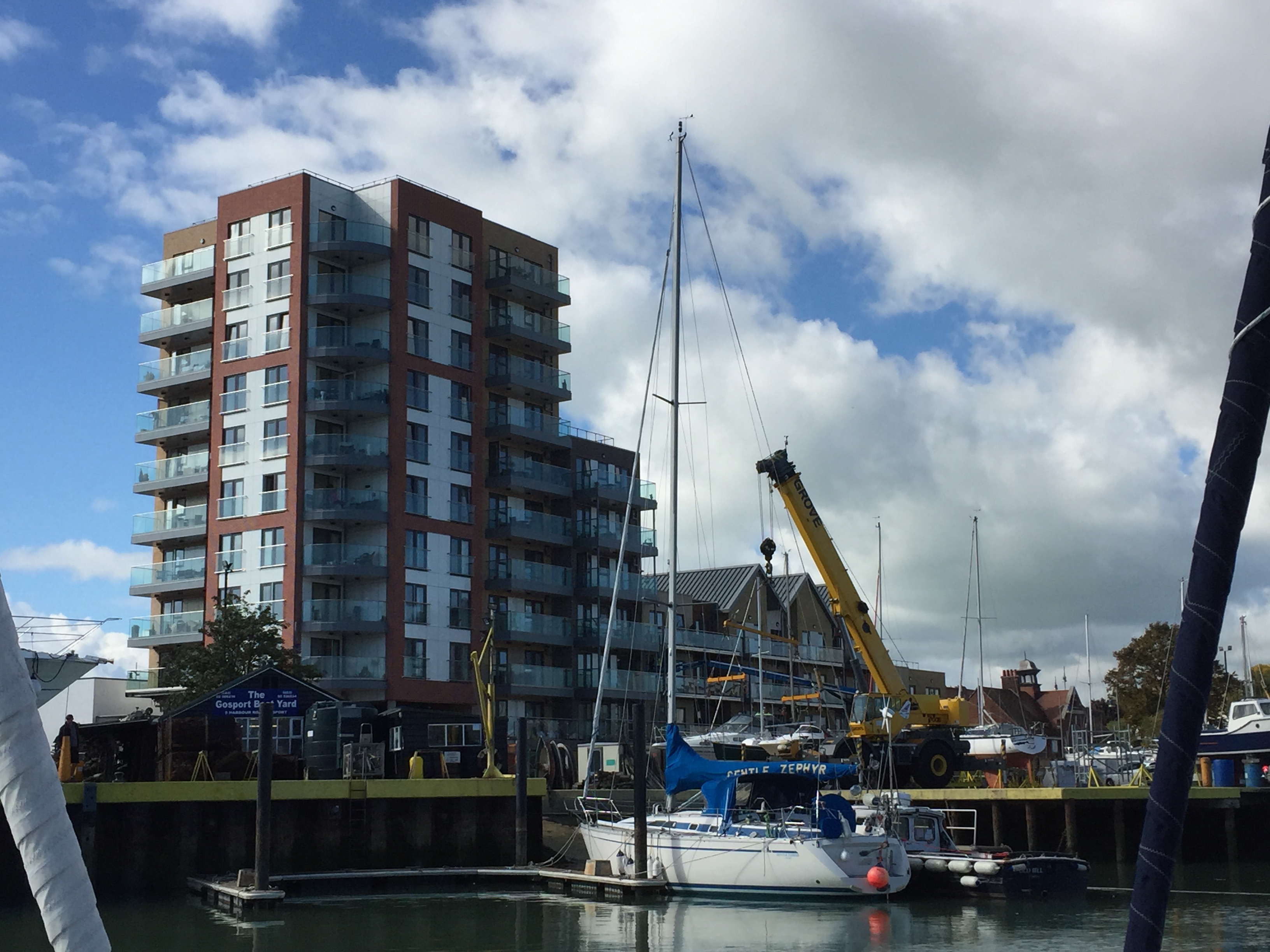 Viewpoint waterfront facade
